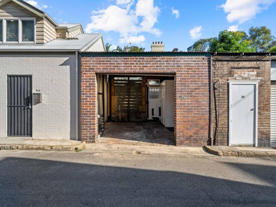 Fancy 4 Bedroom House With Parking - Icc&darling Harbour-8 Mins Walk Sydney